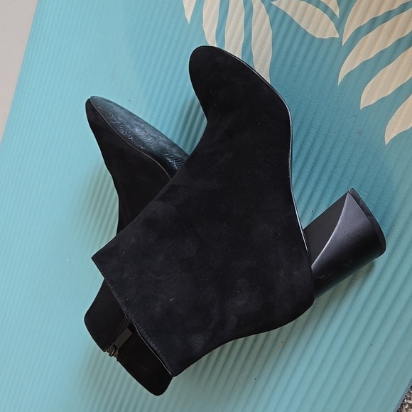 Kendall + Kylie | Hadlee Suede Block-Heel Booties Black Mob Wife Minimalist - Picture 9 of 11